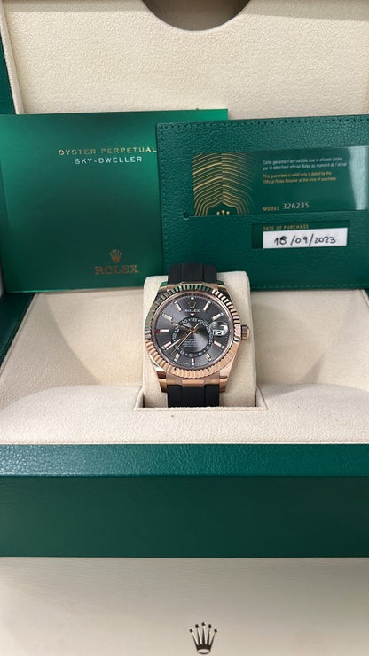 ROLEX SKY DWELLER OYSTERFLEX (GOLD STALE)