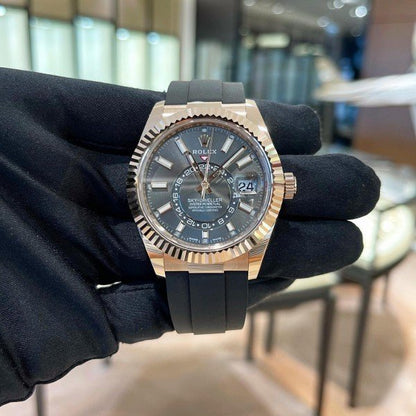 ROLEX SKY DWELLER OYSTERFLEX (GOLD STALE)