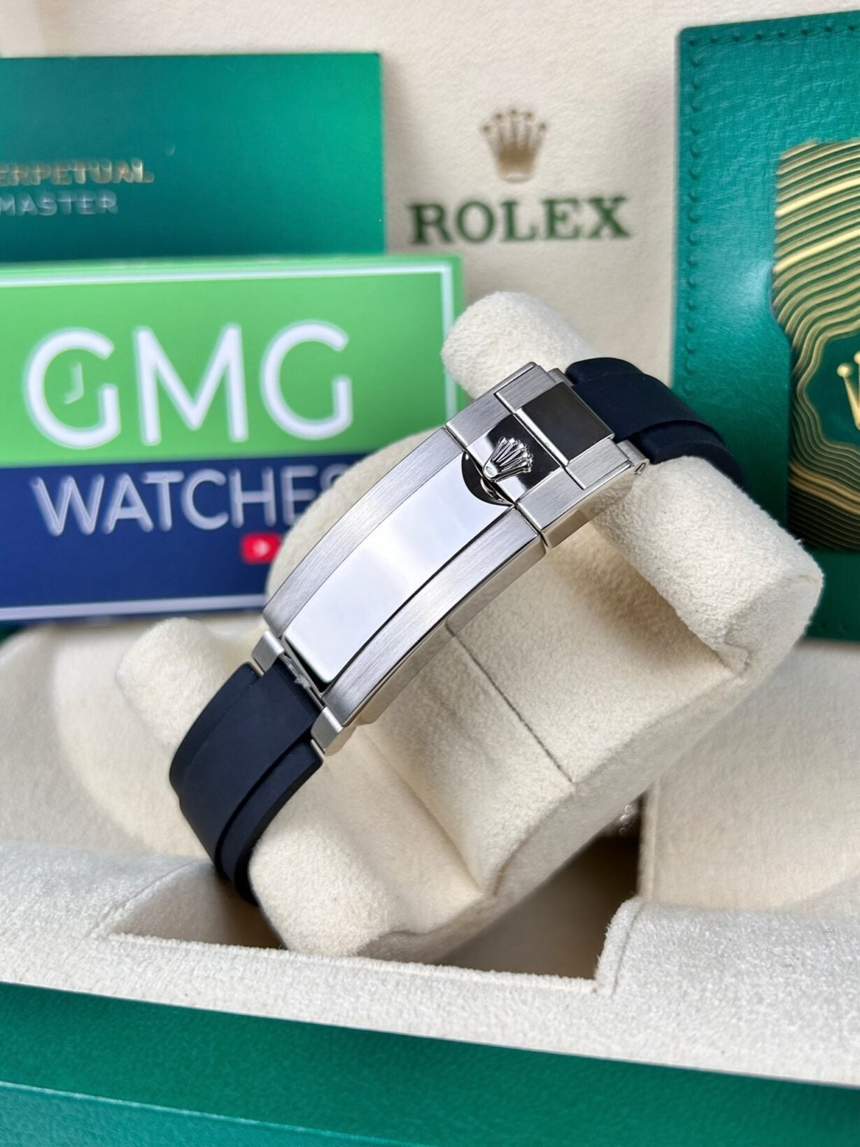 ROLEX YACHT MASTER OYSTER FLEX (BLACK SILVER)
