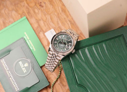 ROLEX SKY DWELLER (SILVER GREEN)